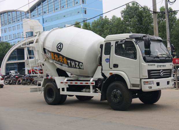 大運(yùn)運(yùn)隆6方攪拌車(chē)