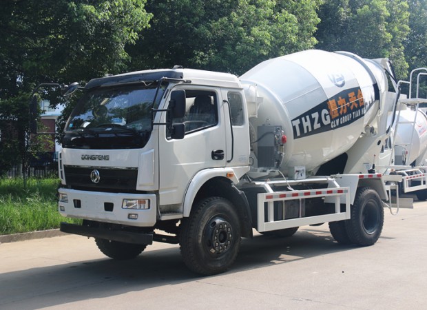 東風(fēng)6方攪拌車(chē)    B07