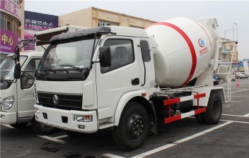 東風(fēng)4方混凝土攪拌車(chē)