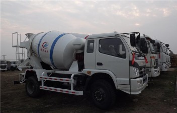 福田時(shí)代4方水泥攪拌車(chē)
