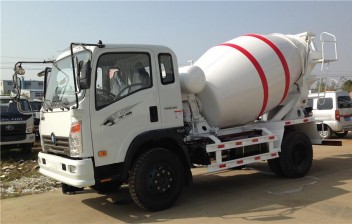 重汽王牌4方混凝土攪拌車(chē)