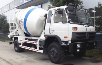 東風(fēng)單橋6方水泥攪拌車(chē)