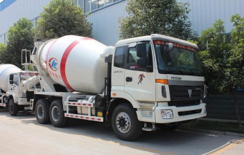 福田歐曼10方攪拌車(chē)