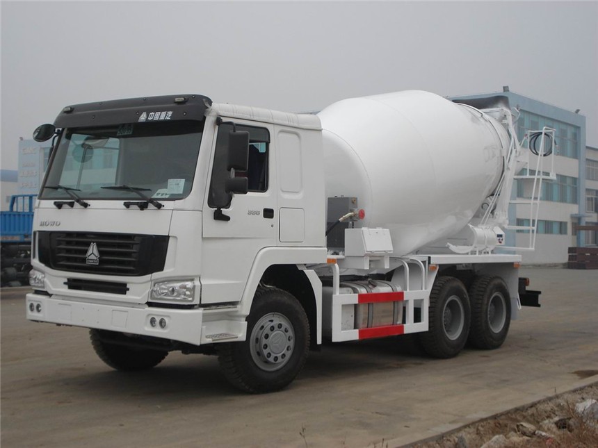 重汽攪拌車(chē)展示圖1